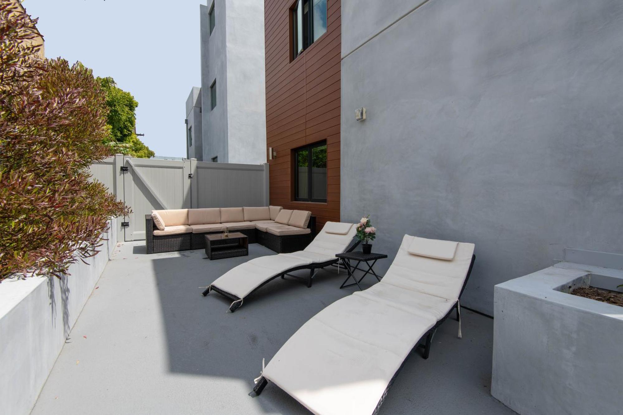 Regency Modern Apartments Глендейл Экстерьер фото