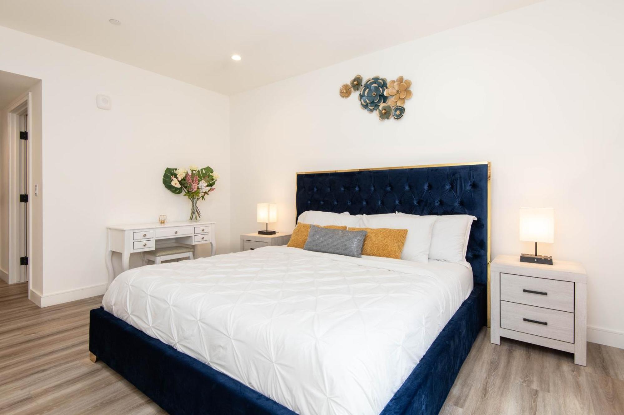 Regency Modern Apartments Глендейл Экстерьер фото