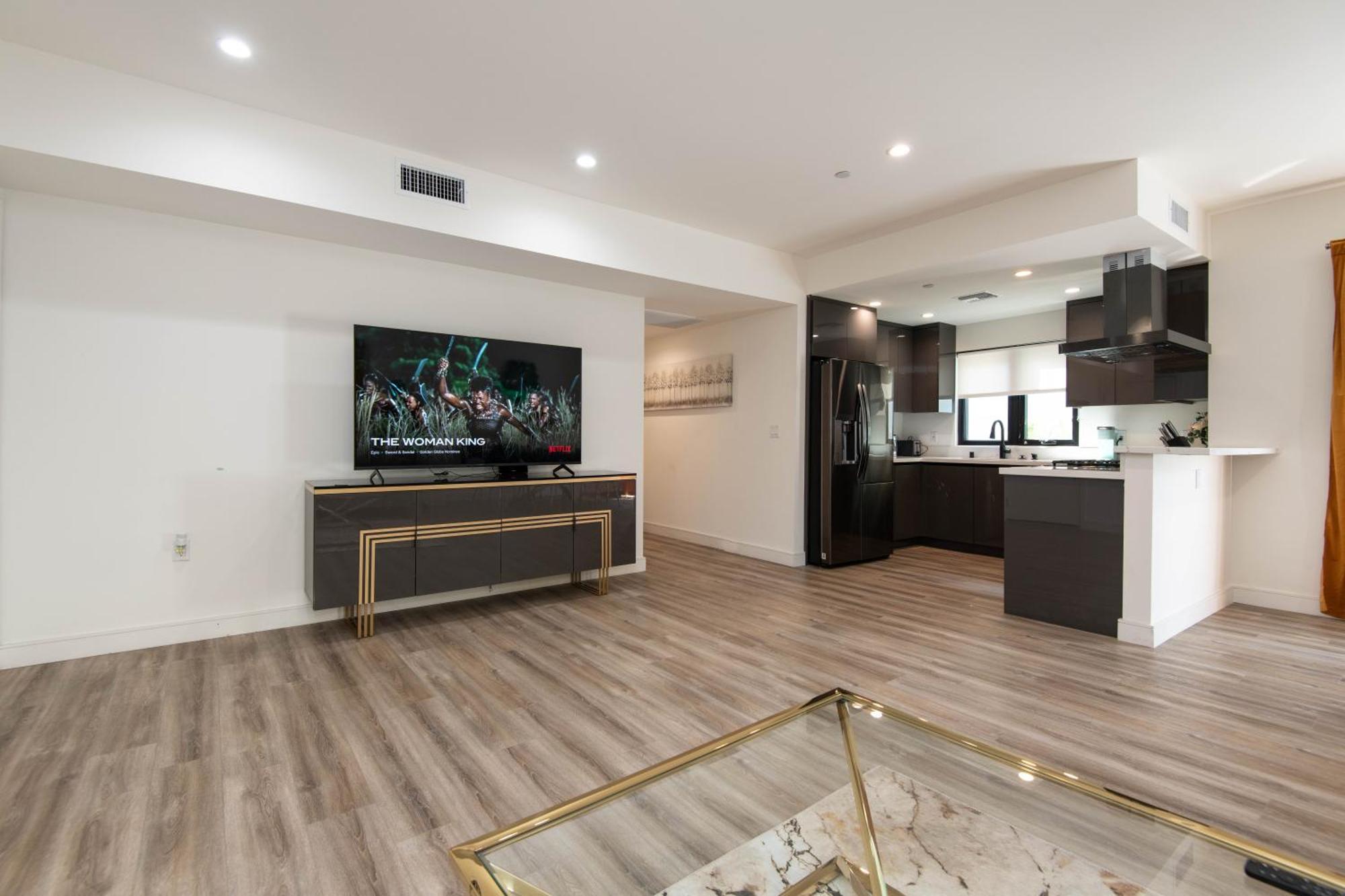 Regency Modern Apartments Глендейл Экстерьер фото