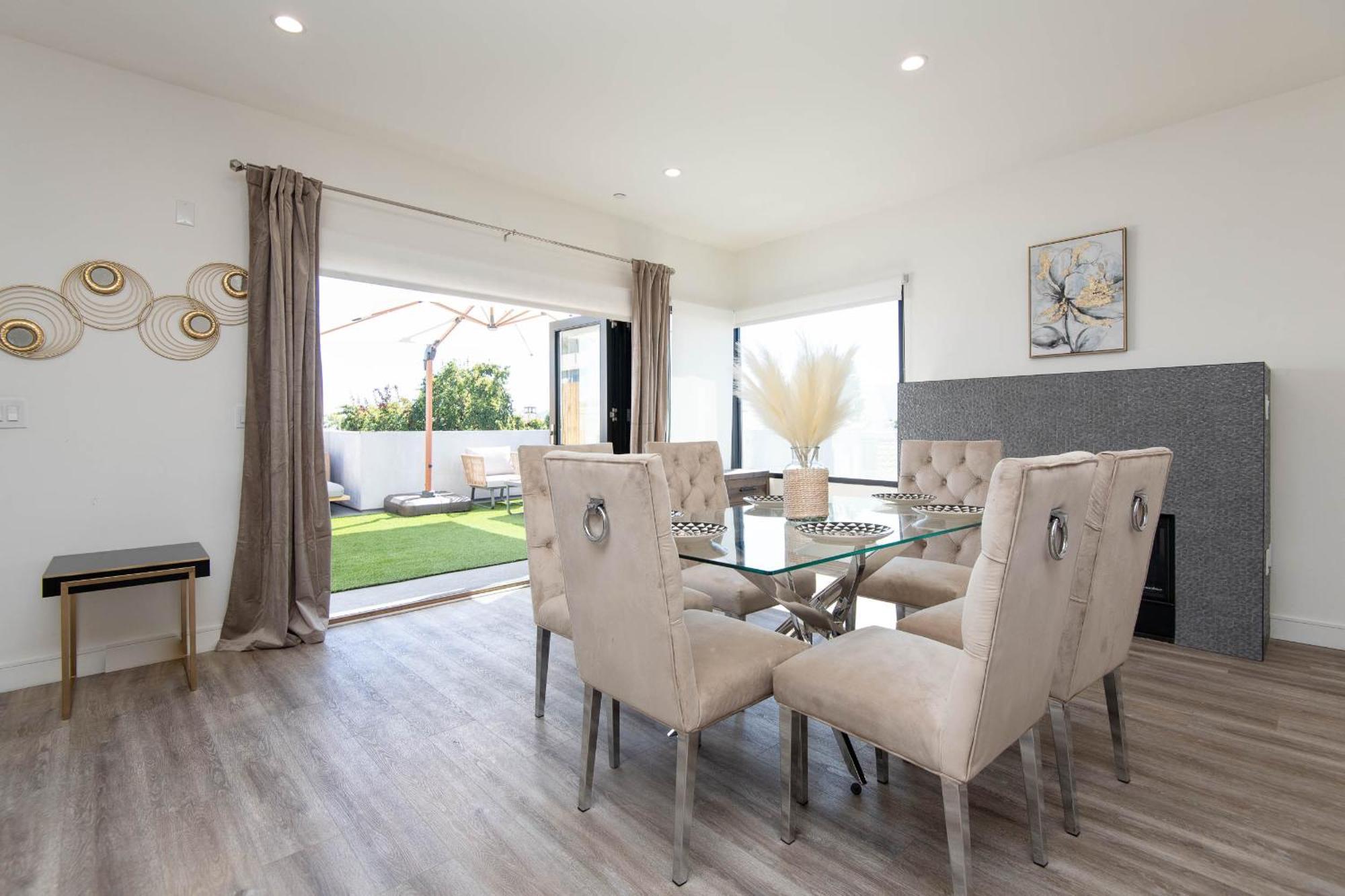 Regency Modern Apartments Глендейл Экстерьер фото
